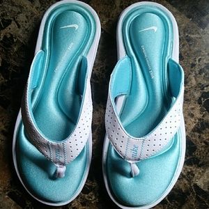 Women's nike sandals